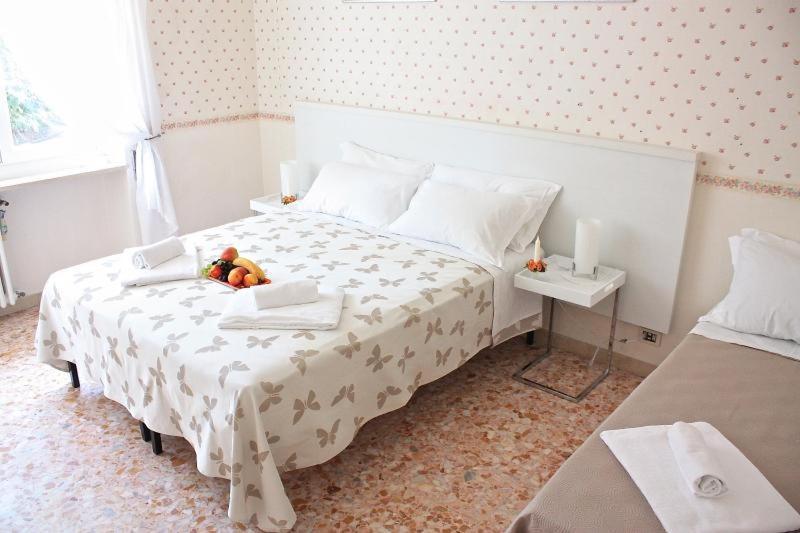 Apartment At Colosseo With Terrace Overlooking The Garden By Lyon Rome Extérieur photo